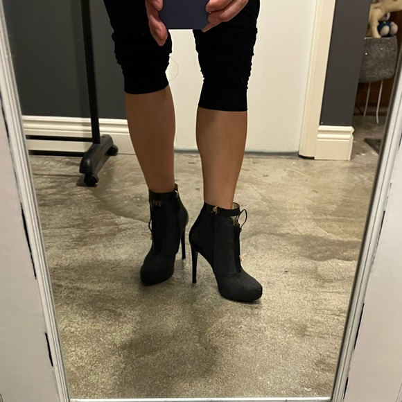 Stunning Wool/Leather Ankle Boots - Picture 7 of 10